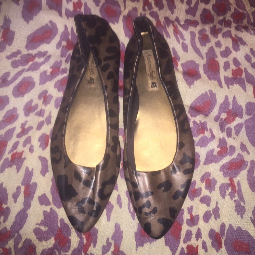 American Eagle Metallic Animal Print flats Sz 8.5W